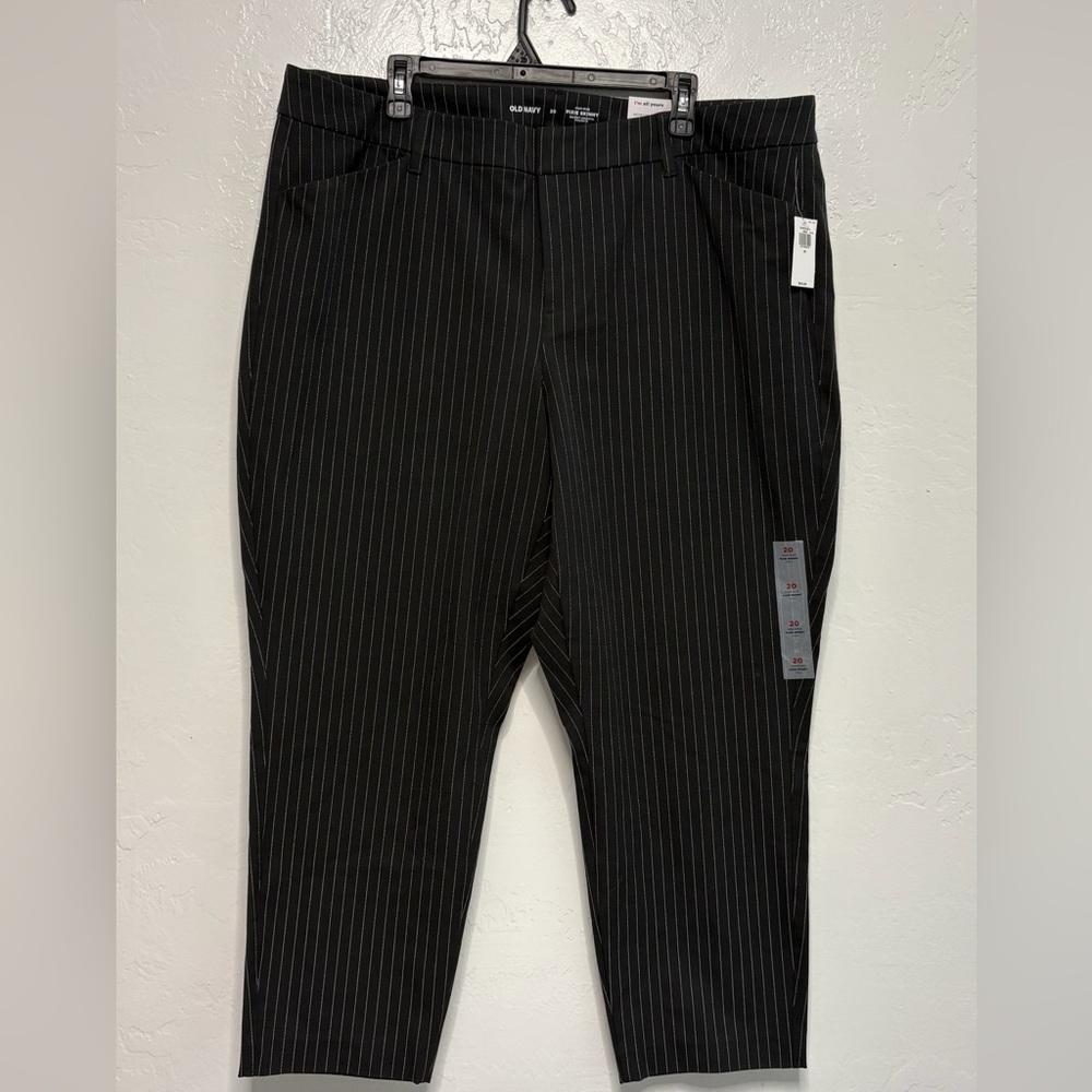 New with tags, womens size 20 old navy brand pants, #O1060